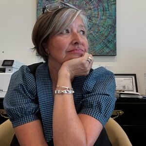 Hi, I’m Linda. Ask me about my listings!